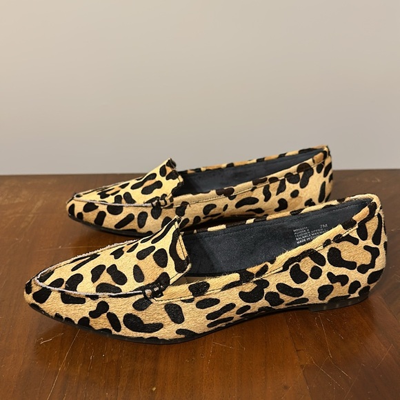 Me Too Audra loafer, genuine calf hair, tan large print jaguar, 7, NWT - Picture 5 of 7